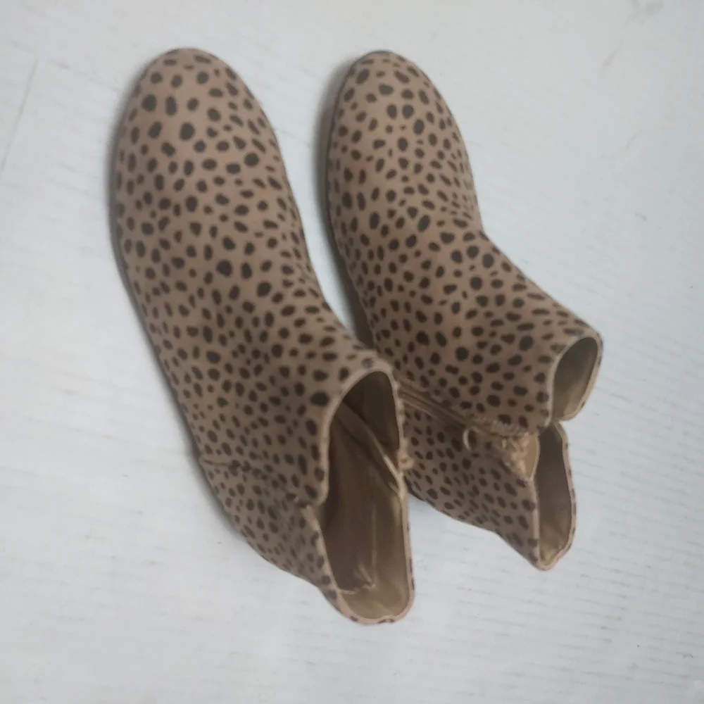 Cat & Jack Leopard Print Ankle Boots Size 4 NWNT